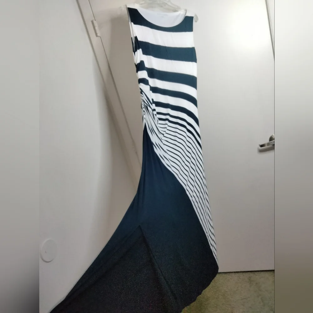 Soft Surroundings (Size L) Navy Blue & White Sleeveless Sleek Casual Maxi Dress